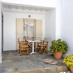 Twins-trisa Romantiskt hotell Ornos (Mykonos)
