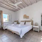 Twins-trisa Ornos (Mykonos)